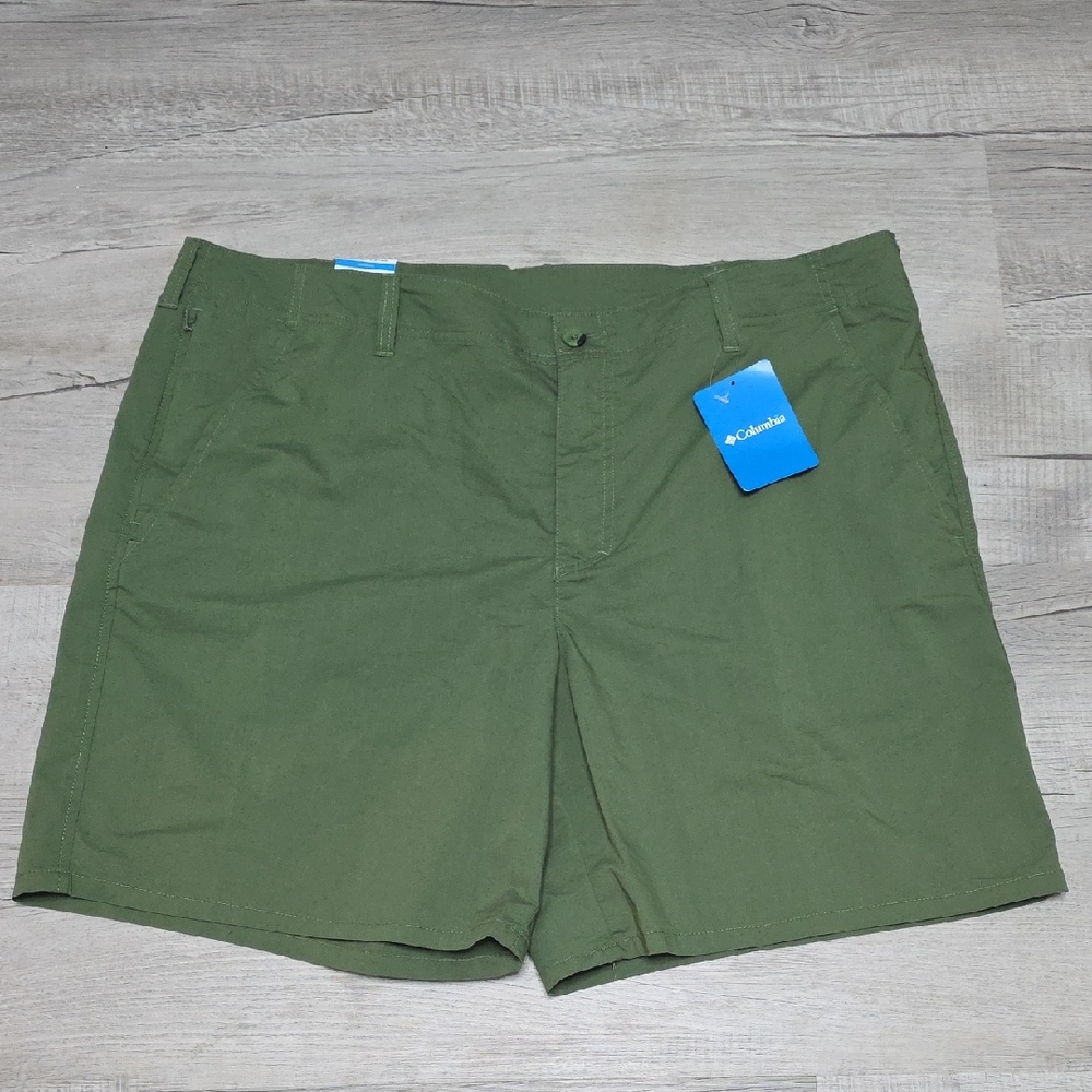 NWT Columbia Men's Weekend Short In Color Pine Canyon- Size 42W/8L Regular